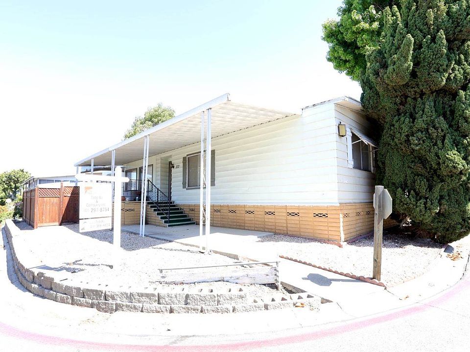 1st image of 233 El Bosque St #233