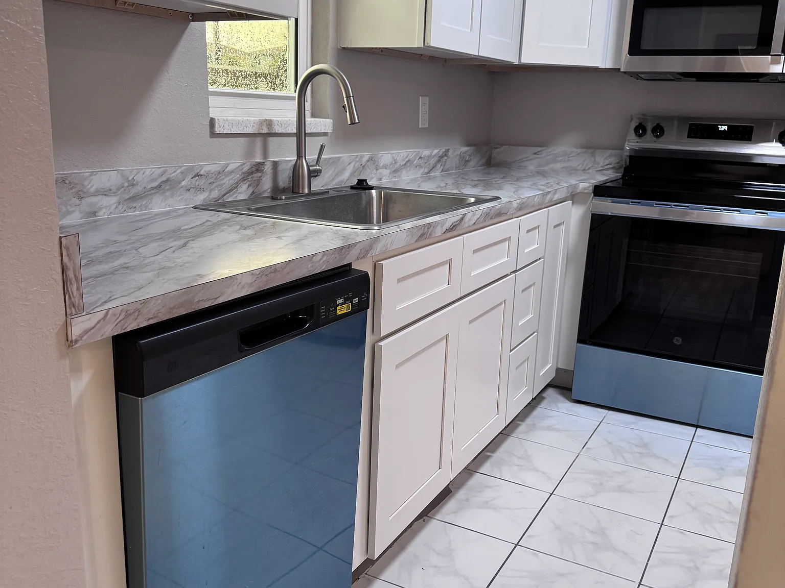 2 bed, 864 sqft, $1,600 — Photo 4