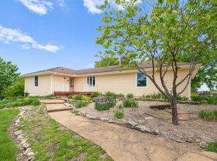 28639 Hospital Dr, Paola, KS 66071