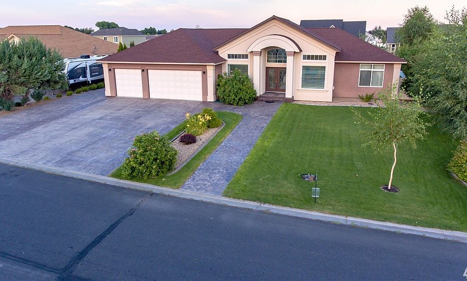 1st image of 445 Dream St SE