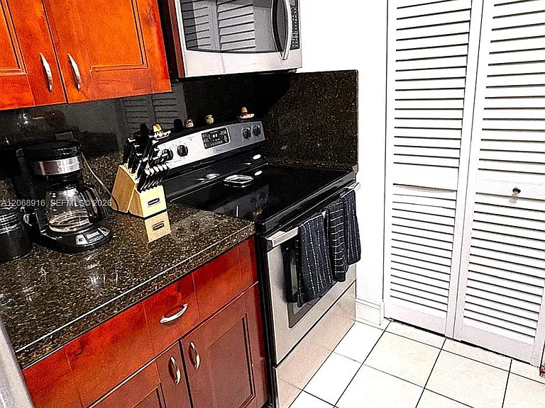 800 N Miami Ave #E-905 — Photo 7