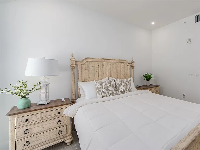 15 Avalon St #701 — Photo 35