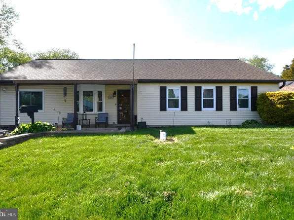 1654 Forrest Ave, Trevose, PA 19053