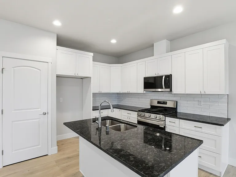 661 N Creative Way — Photo 4