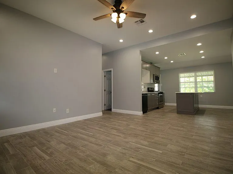 2149 Daniels Rd — Photo 5