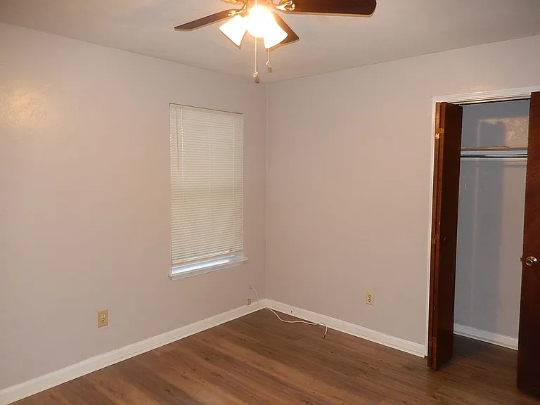 2334 Sylvan Ct — Photo 12