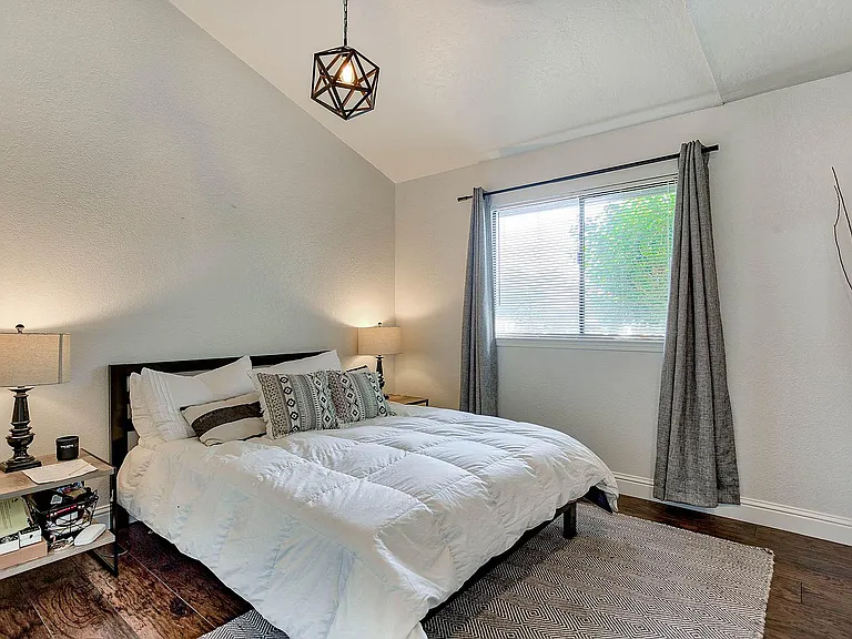 466 Woodcliff Dr #1 — Photo 19