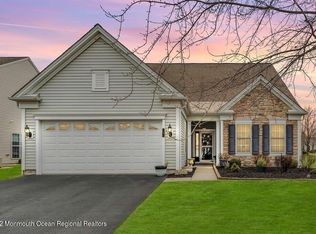 2 Radcliffe La, Manchester, NJ 08759