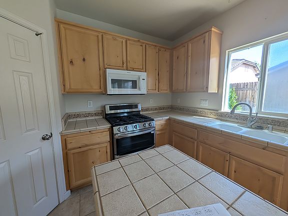 5th image of 1563 Loon Lake St