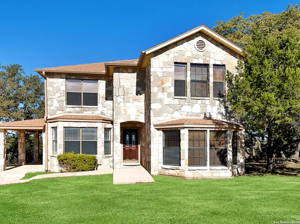 988 Summit, Lakehills, TX 78063