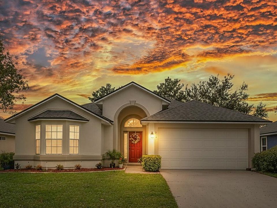 1st image of 817 Oak Arbor Cir