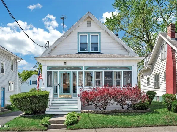 702 1st Street, Colonie, NY 12189