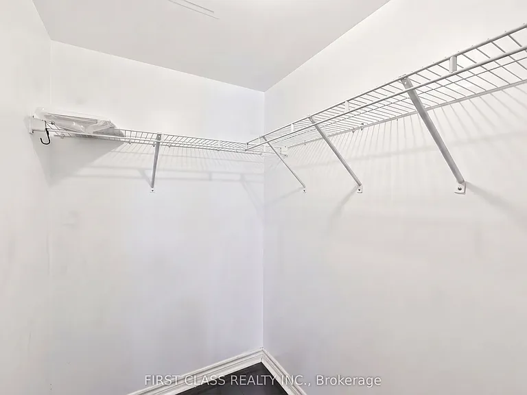 35 Hollywood Ave #1711 — Photo 13