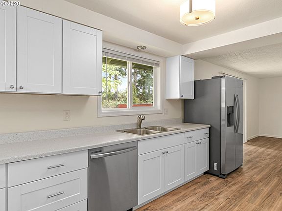 4th image of 3645 NE 102nd Ave