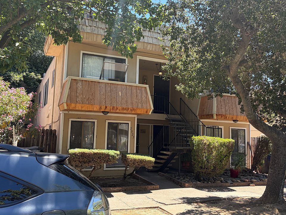 1st image of 2023 27th St APT 1