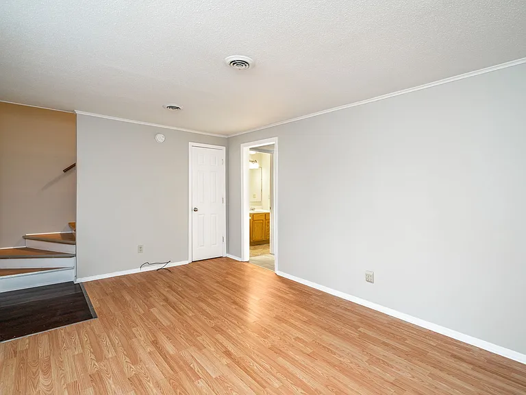 302 Wakefield Rd #A — Photo 8