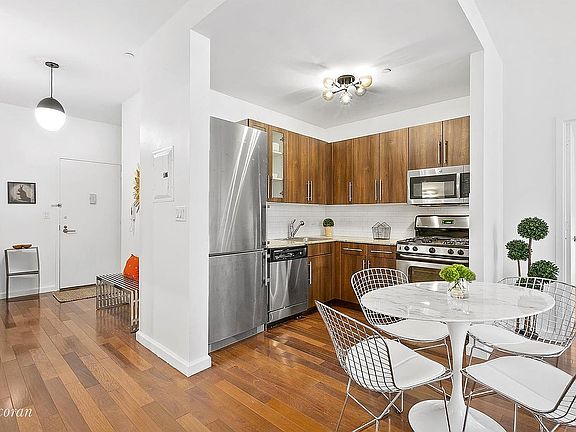 3rd image of 1 Wall Street Ct APT 1109