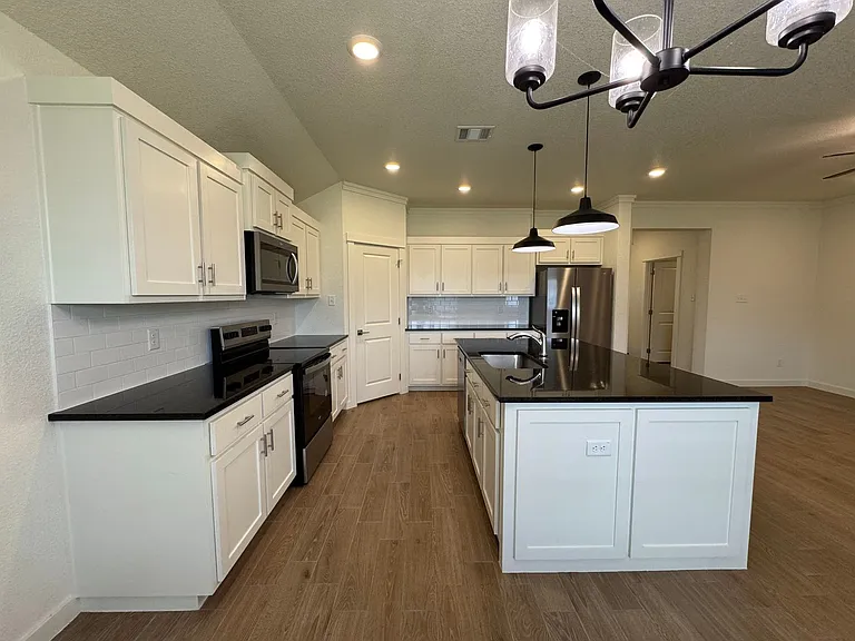 1410 Cedar River Ln — Photo 12