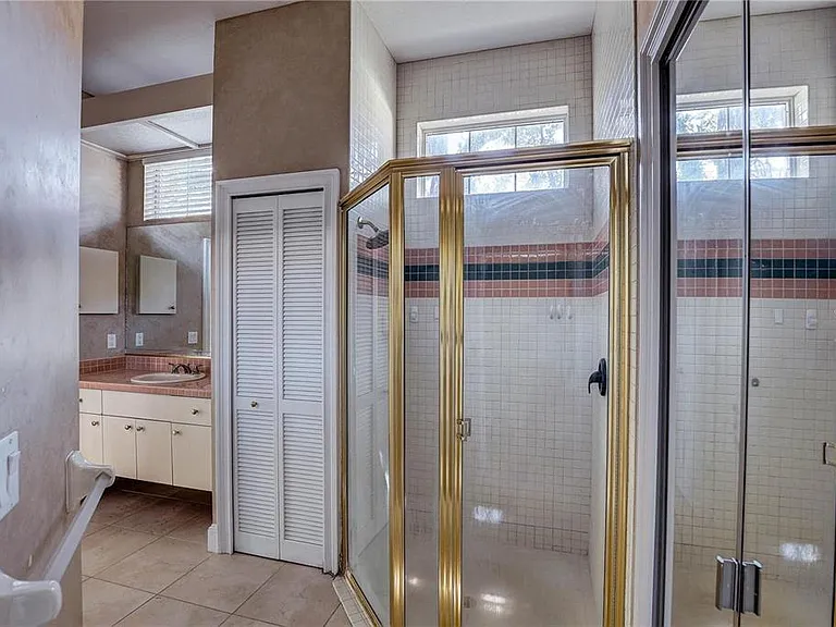 2208 Hampstead Ct — Photo 25