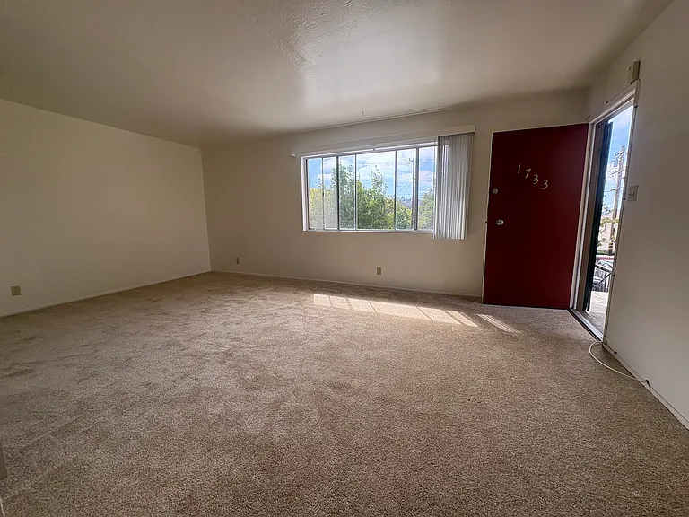 1729 162nd Ave #3 — Photo 1