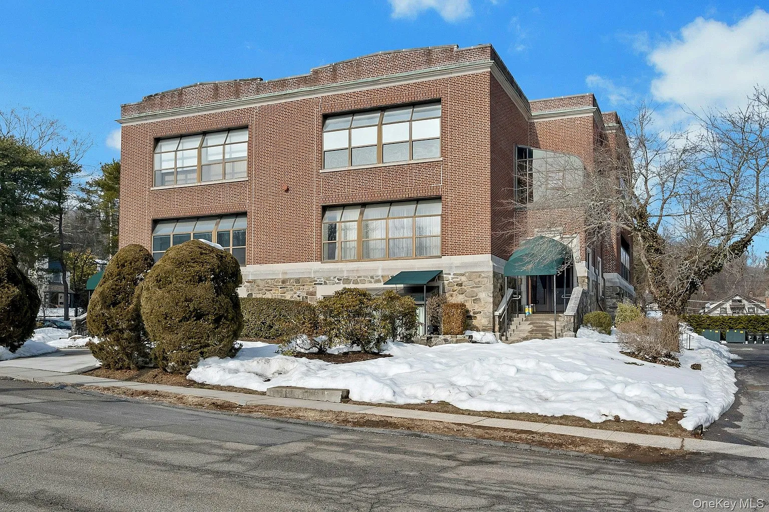 33 Roselle Avenue #K photo 1