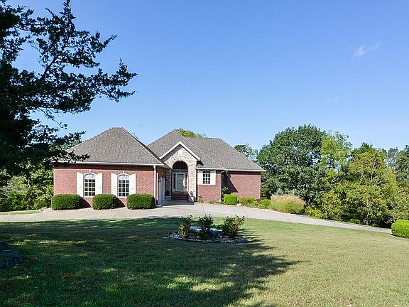 2nd image of 412 Silverwood Cir