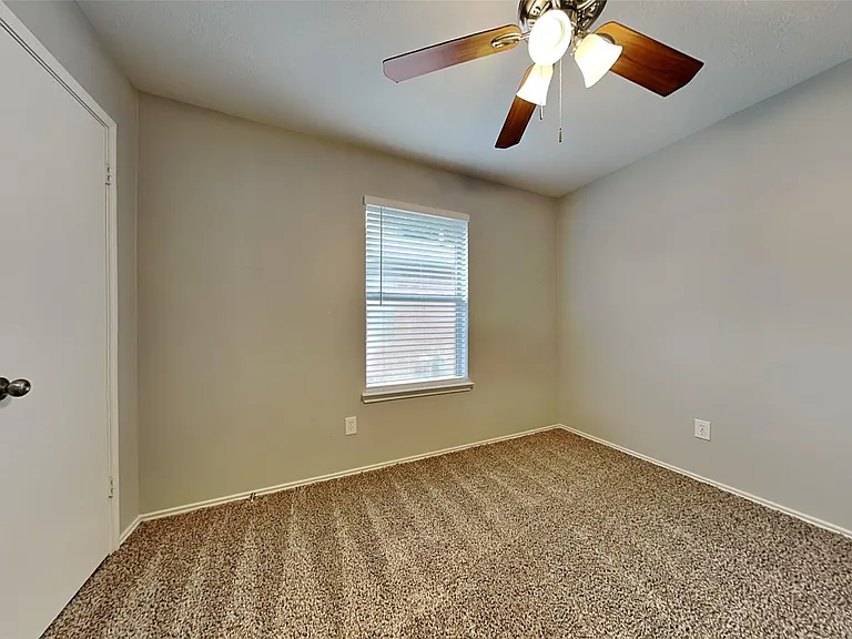 26010 Richards Rd — Photo 15