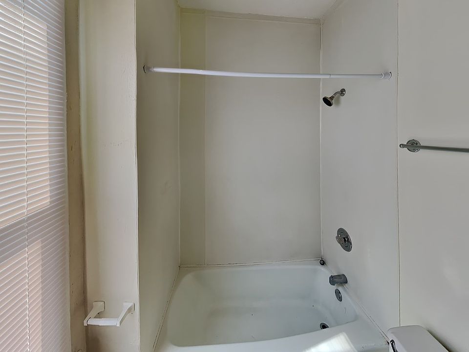1st image of 23 W 10th Ave #25B