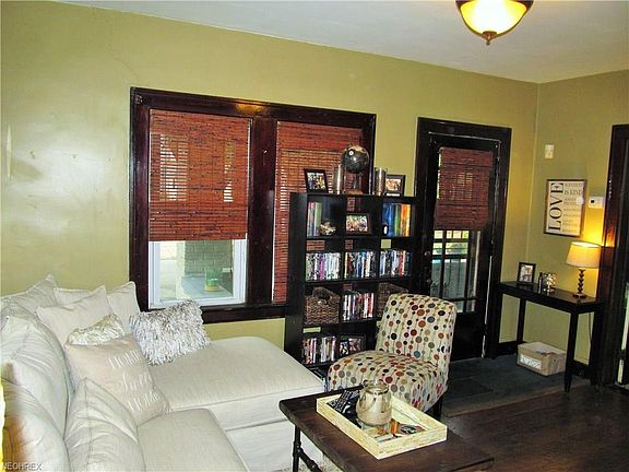 4th image of 2161 Halstead Ave