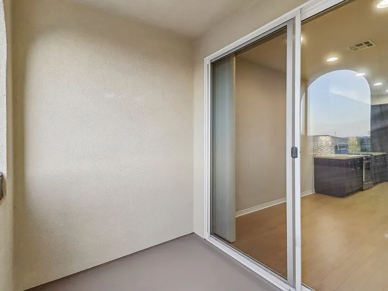 Costa Pointe Luxury 3-4 Bedroom Townhomes — Photo 55