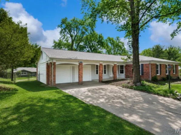 1944 Pepperrell Dr, Saint Louis, MO 63146