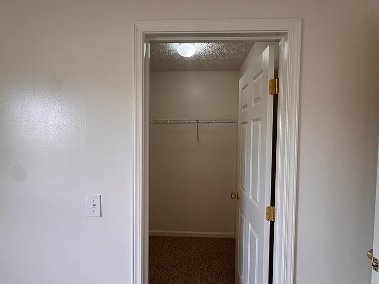8175 Grant Park Ave — Photo 39