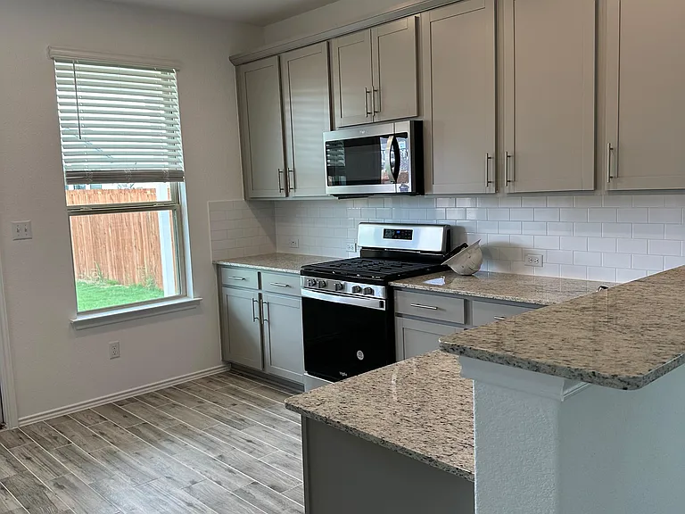 217 Redonda Dr — Photo 3