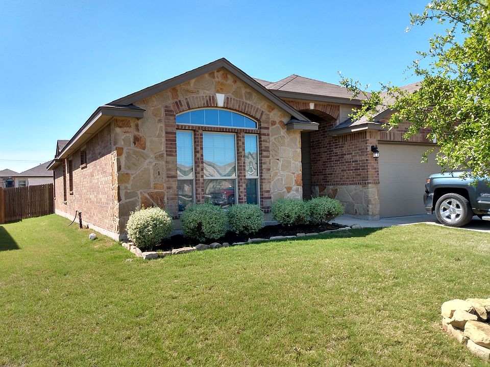 1st image of 1328 Blue Leaf Dr