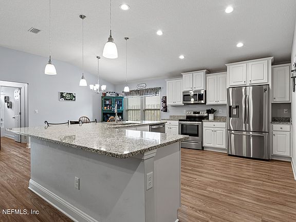 5th image of 3219 VIANEY Place
