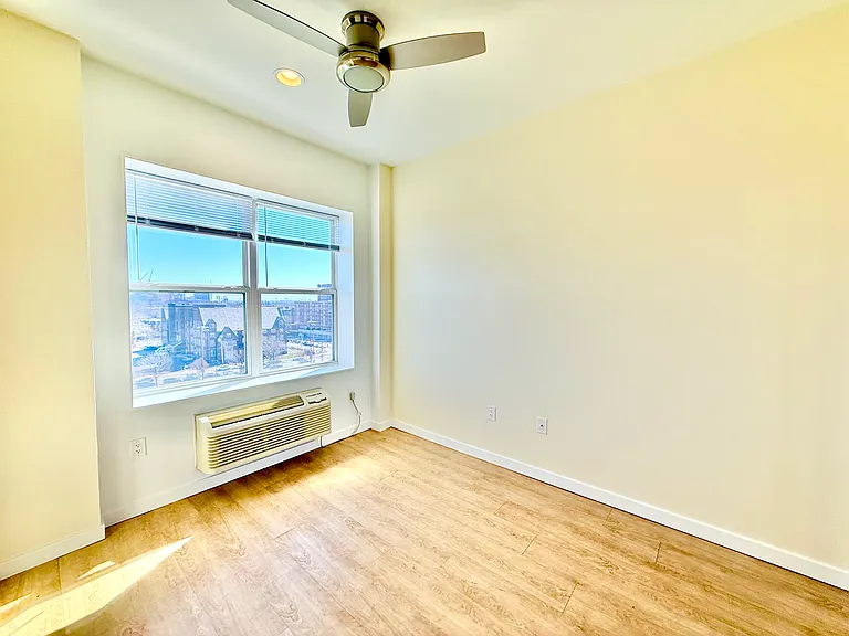 249 S 49th St #8O6 — Photo 20