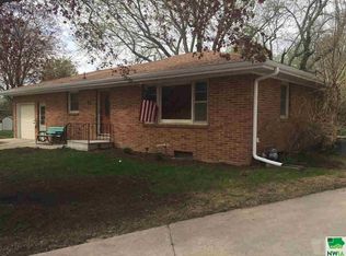 920 Pleasantview Dr, Storm Lake, IA 50588