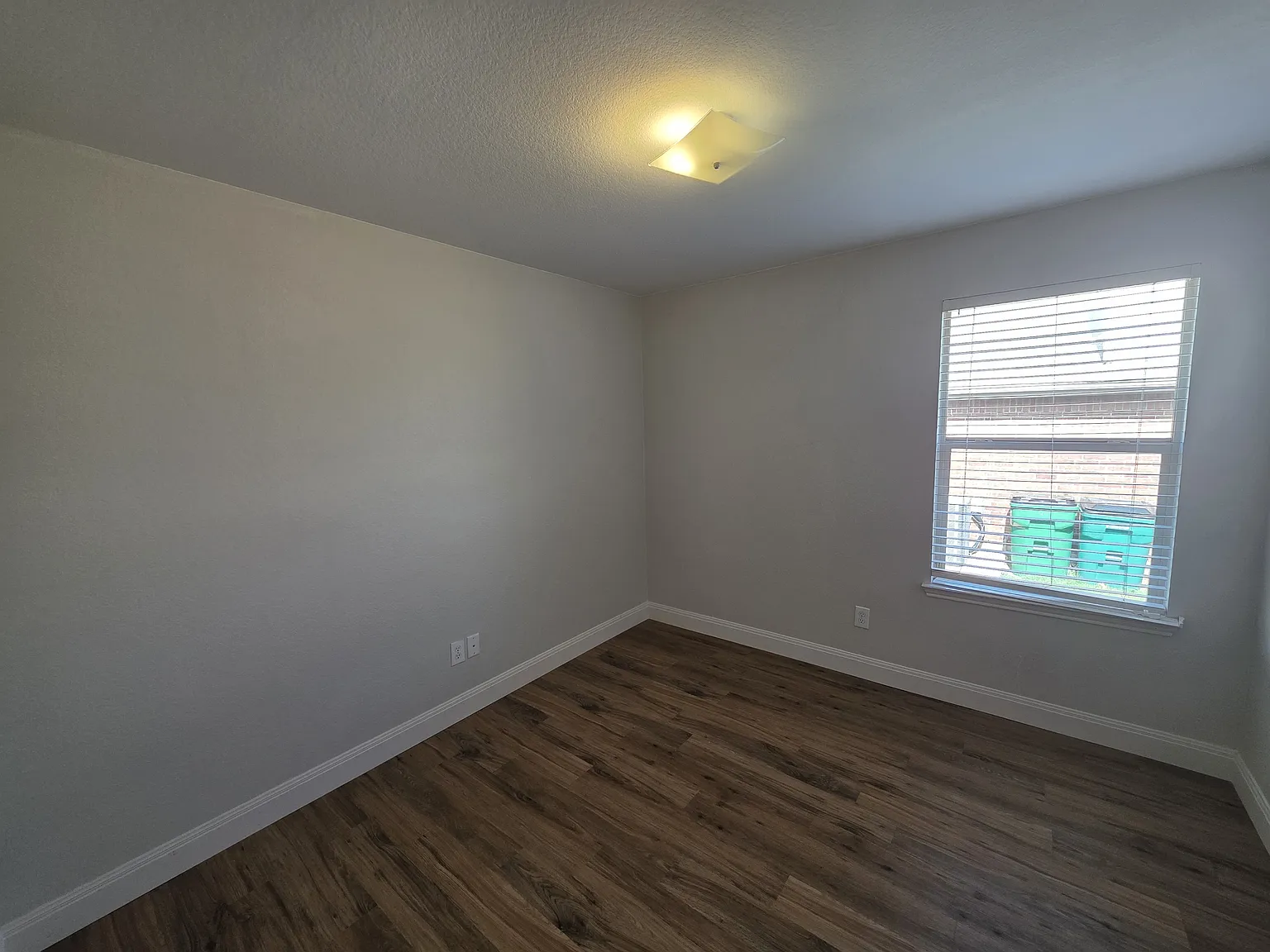 3 bed, 1436 sqft, $1,950 — Photo 4