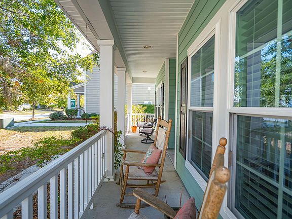 5th image of 1625 Sparkleberry Ln