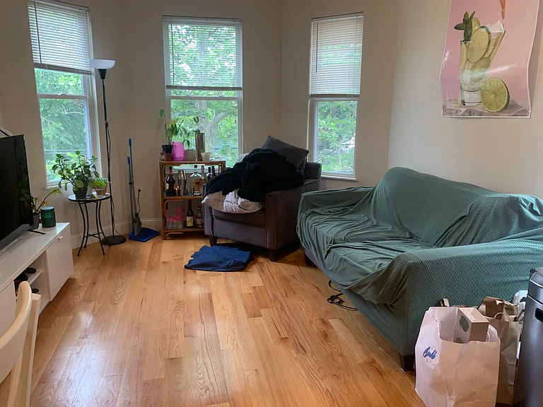 121 Webster Ave #3 — Photo 3