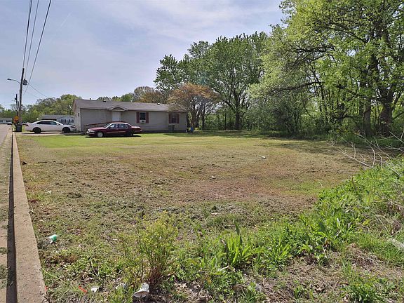 2nd image of 319 Wayne Ave