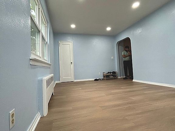 3rd image of 24704 87th Dr Floor 2