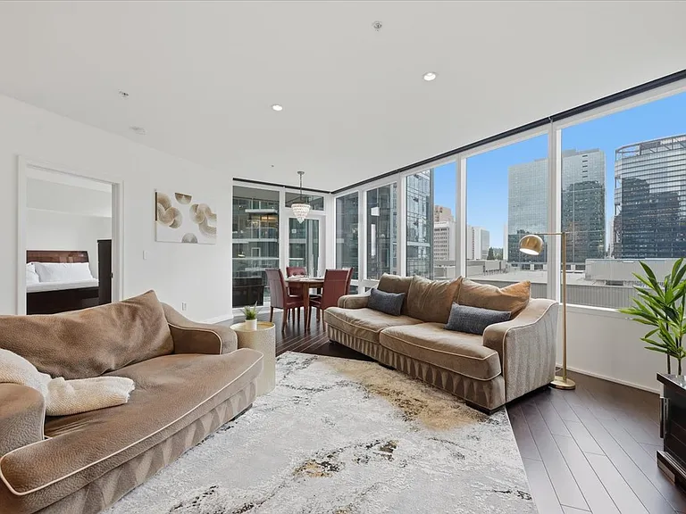 10700 NE 4th St #1006 — Photo 3