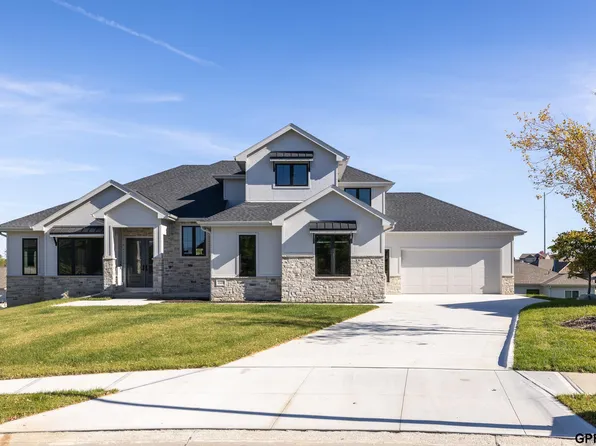10209 S 183rd Avenue Cir, Omaha, NE 68136