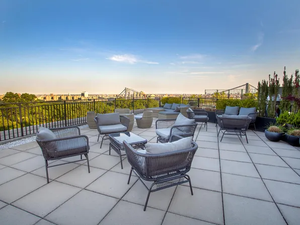 2400 Hudson Terrace image 5 of 31