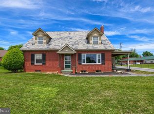 3627 E Newport Rd, Gordonville, PA 17529