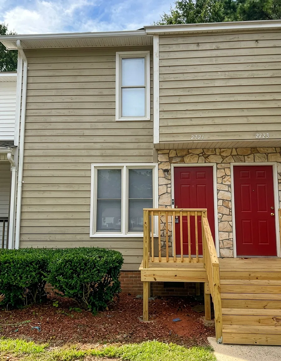 2 bed, 1.5 bath, 940 sqft, $1,400 — Photo 1