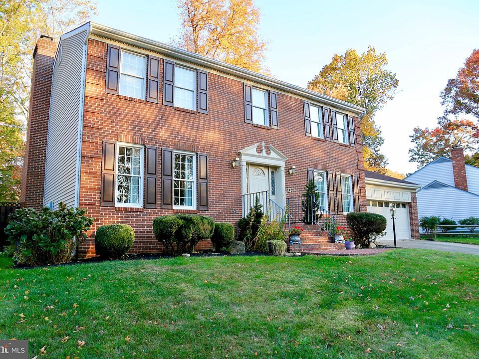 1st image of 15513 Golf Club Dr