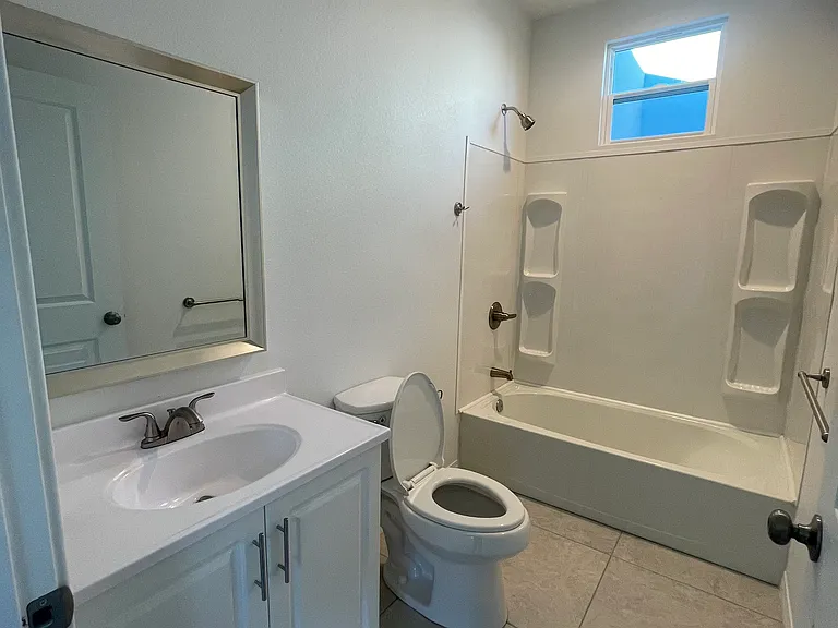 7320 Katella Ave — Photo 8