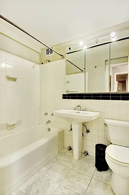 Rented by City Connections Realty | media 11